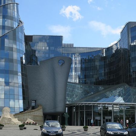 Wierzbno Hostel Варшава Екстериор снимка