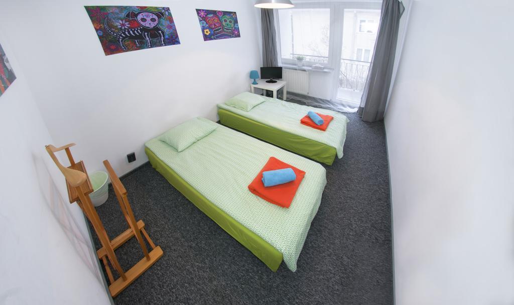 Wierzbno Hostel Варшава Екстериор снимка
