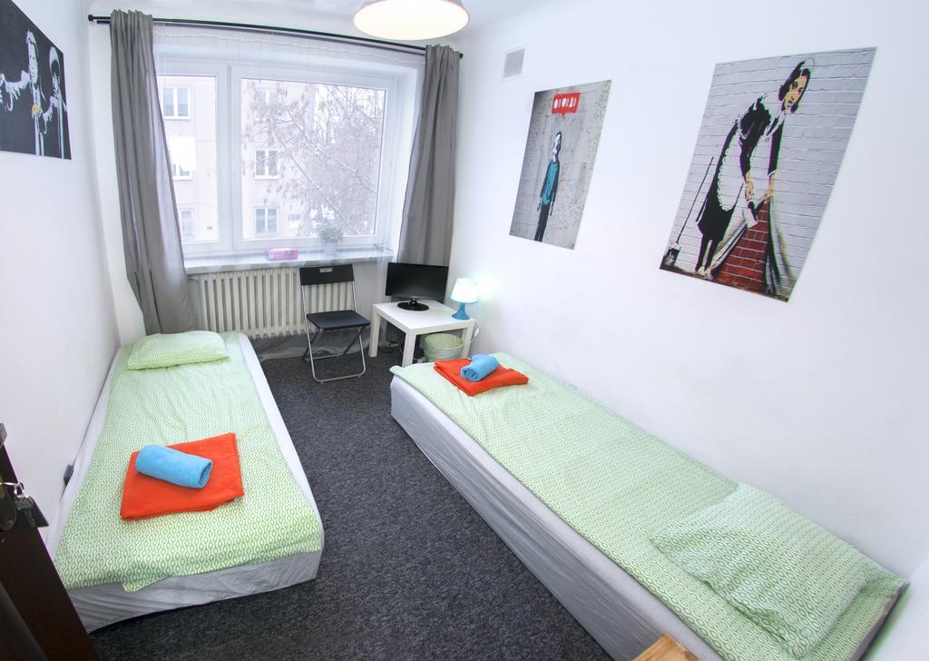 Wierzbno Hostel Варшава Екстериор снимка