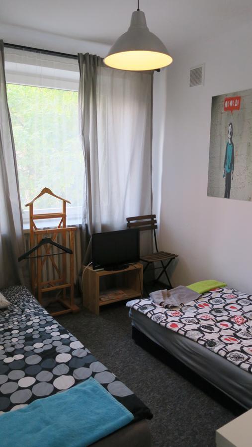 Wierzbno Hostel Варшава Екстериор снимка