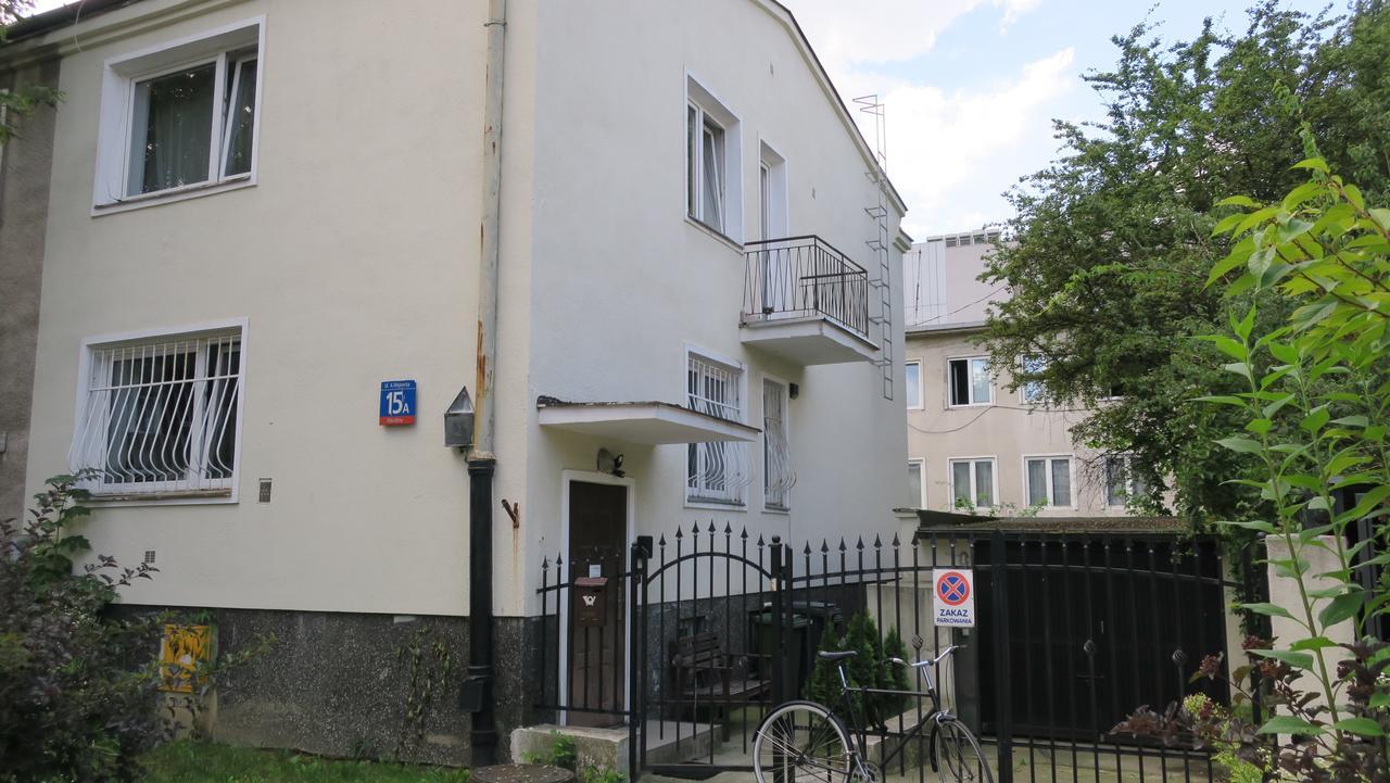 Wierzbno Hostel Варшава Екстериор снимка