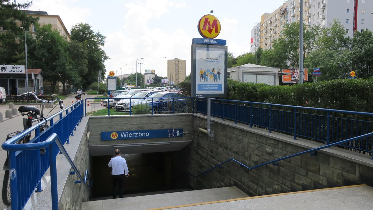 Wierzbno Hostel Варшава Екстериор снимка